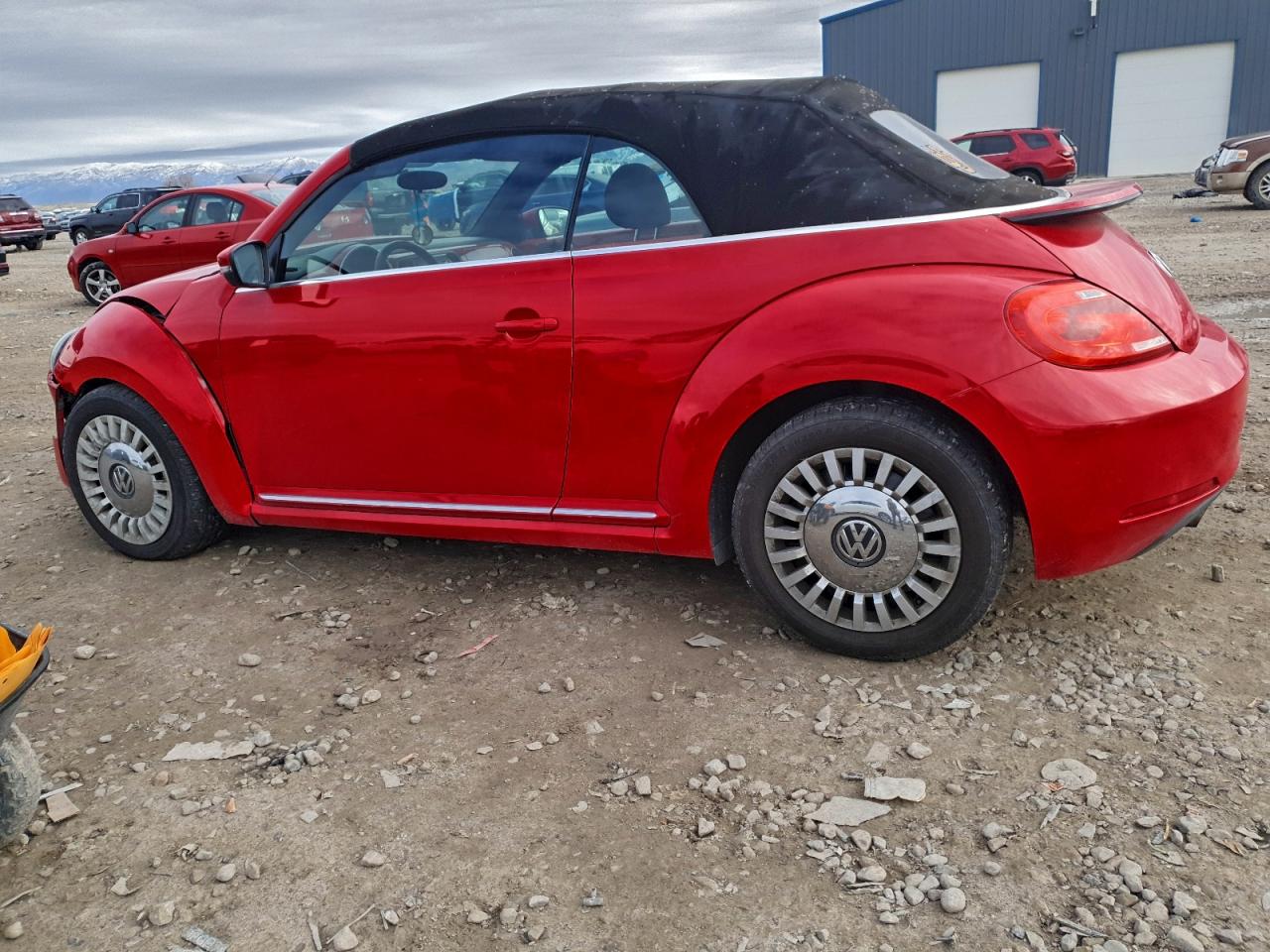 2013 VOLKSWAGEN BEETLE photo 3