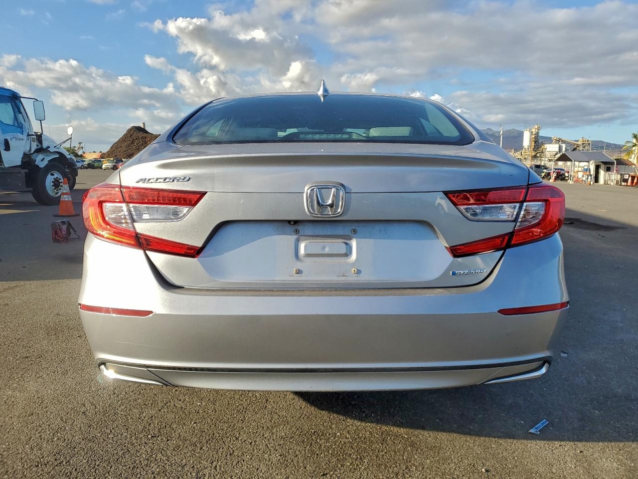 2018 HONDA ACCORD HYBRID photo 6