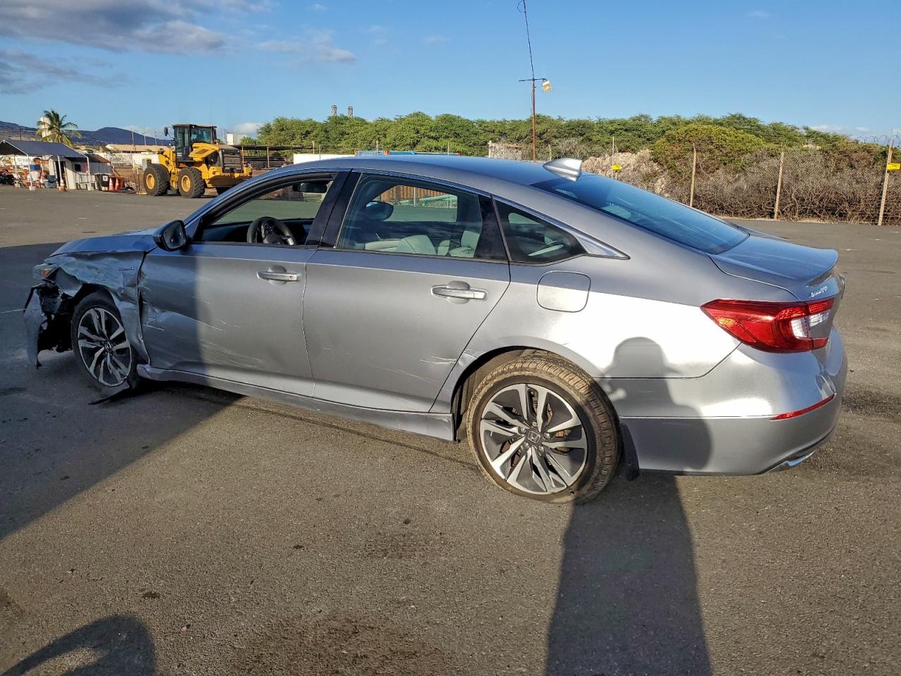 2018 HONDA ACCORD HYBRID photo 2