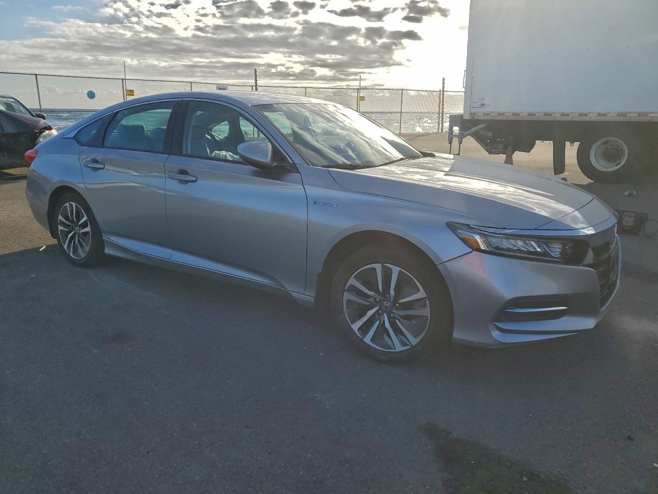 2018 HONDA ACCORD HYBRID photo 4