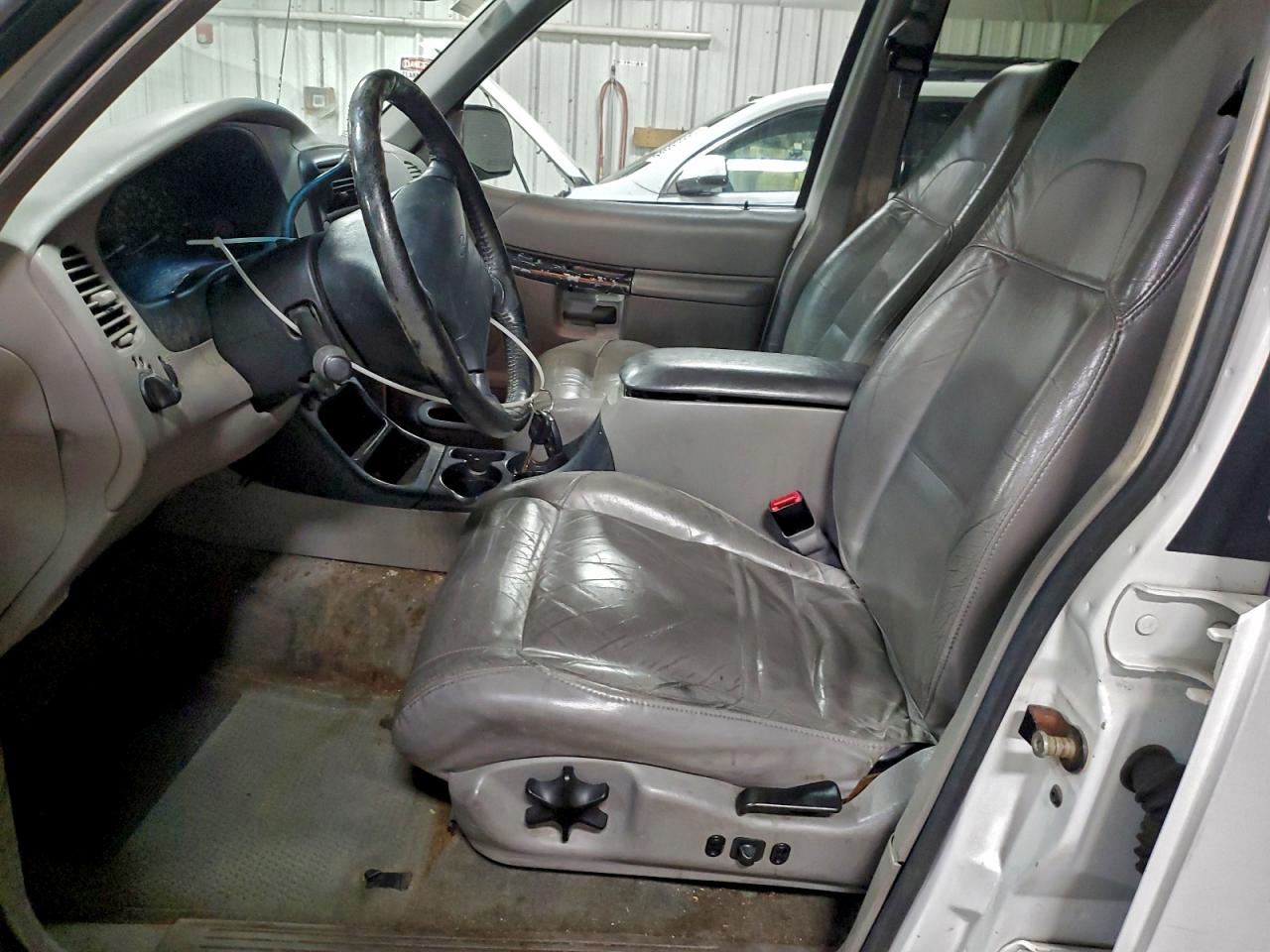 2001 FORD EXPLORER XLT photo 13