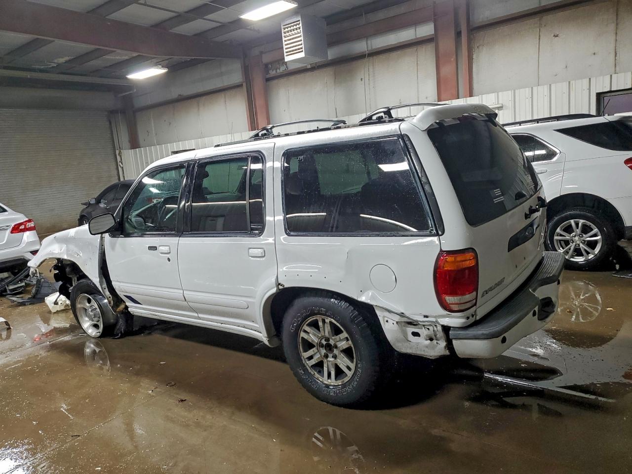 2001 FORD EXPLORER XLT photo 3
