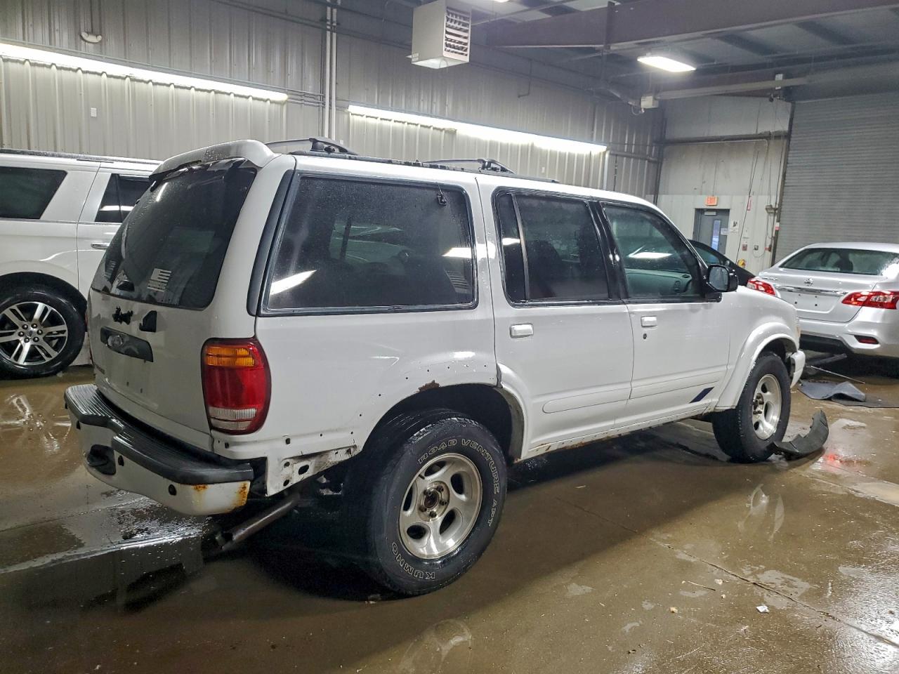 2001 FORD EXPLORER XLT photo 5