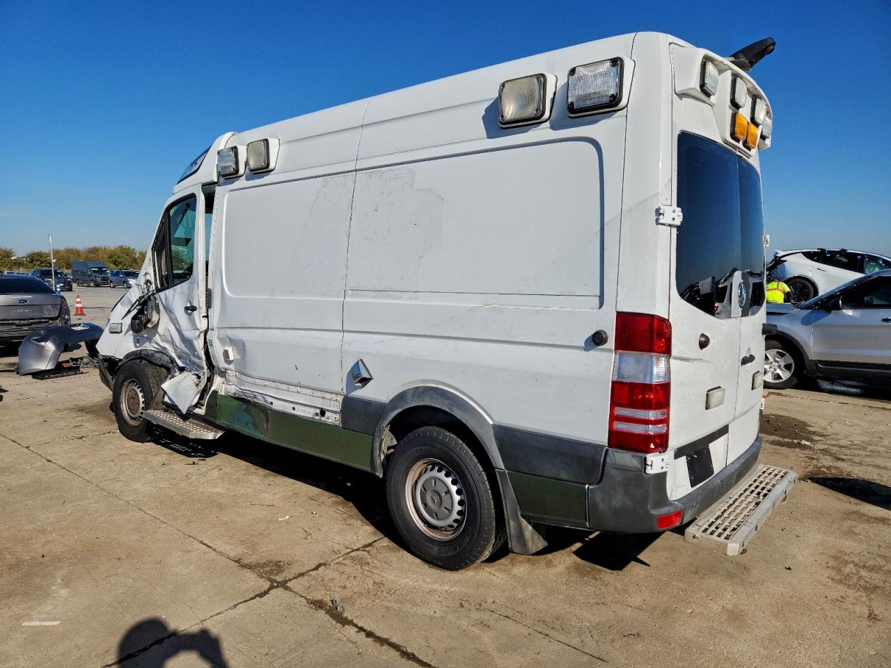2017 MERCEDES-BENZ SPRINTER 2500 AMBULANCE photo 2