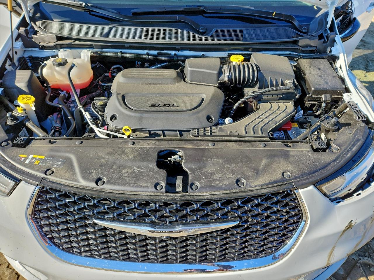 2024 CHRYSLER PACIFICA TOURING L photo 34