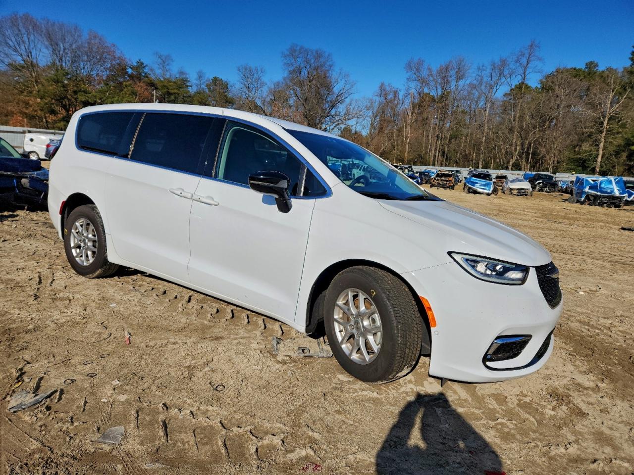 2024 CHRYSLER PACIFICA TOURING L photo 10