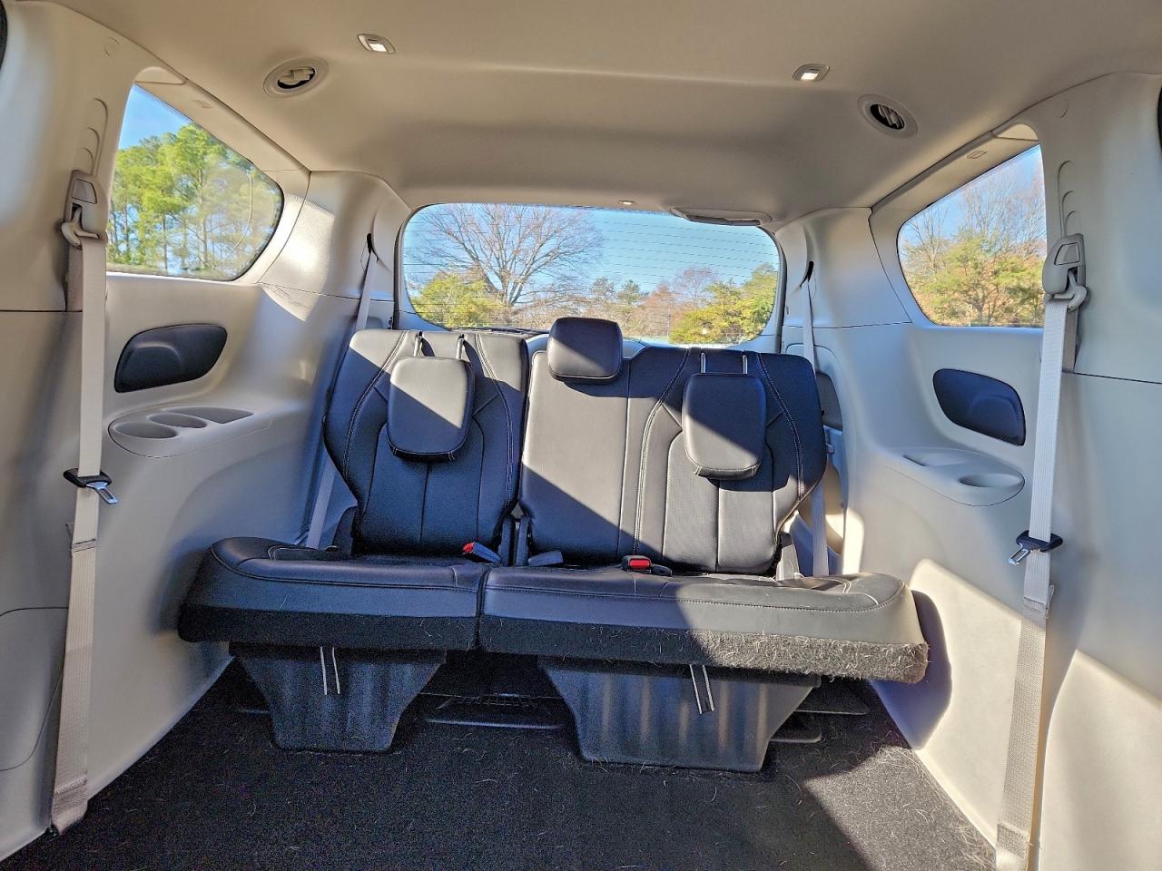 2024 CHRYSLER PACIFICA TOURING L photo 28
