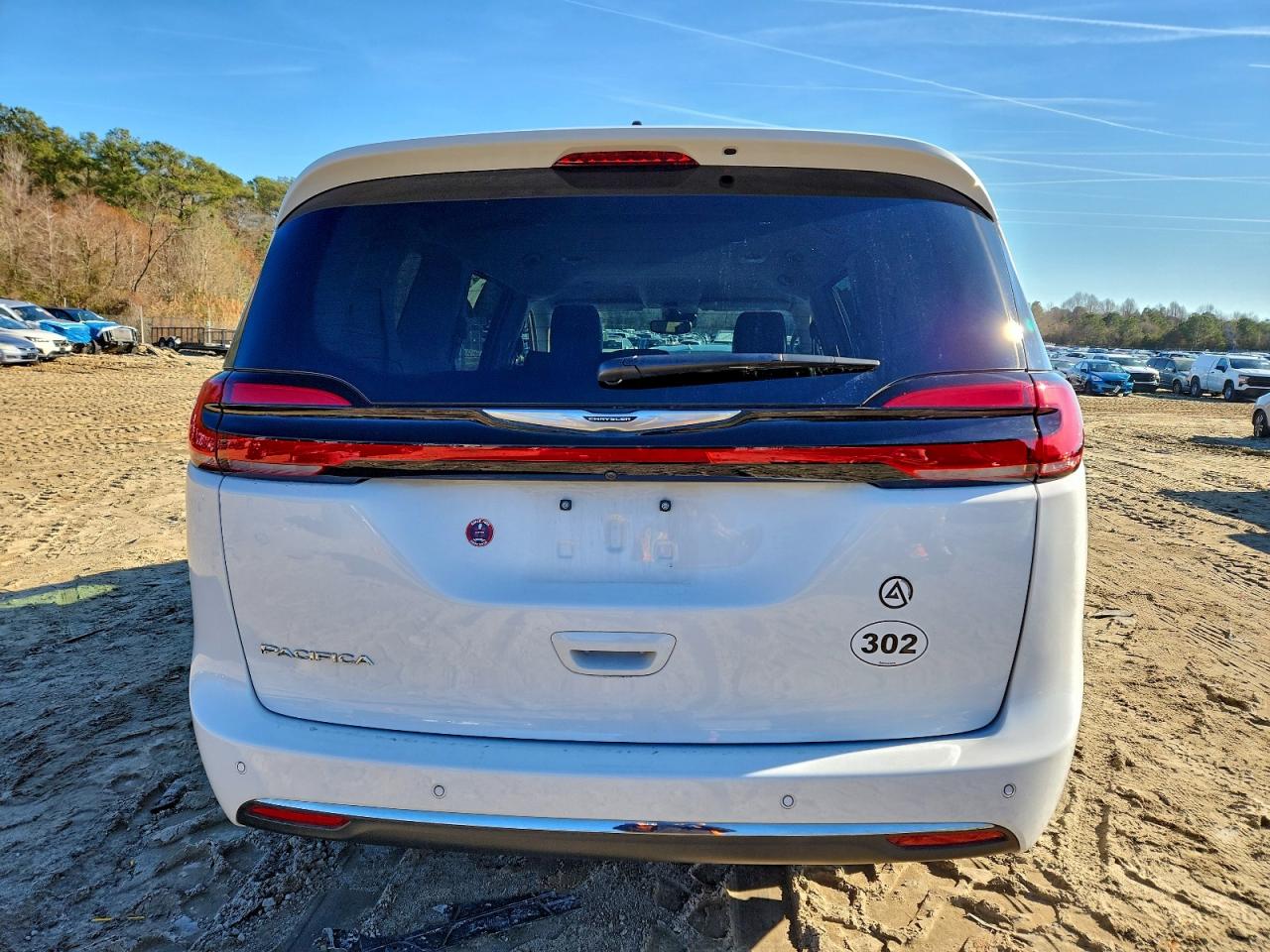 2024 CHRYSLER PACIFICA TOURING L photo 16