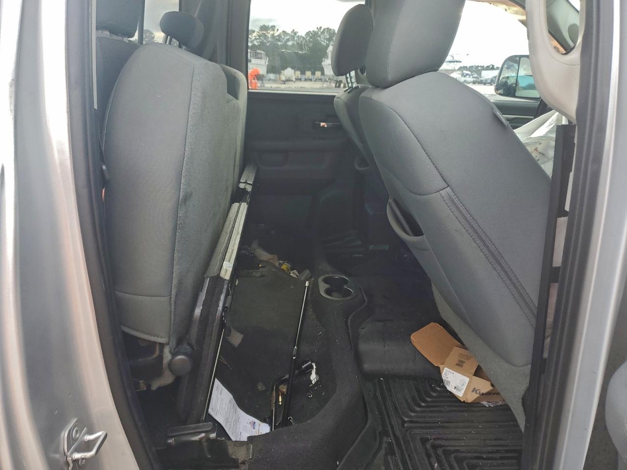 2016 RAM 1500 SLT photo 19