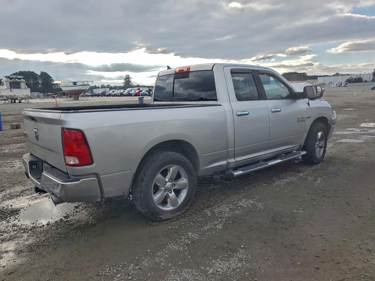 2016 RAM 1500 SLT photo 5