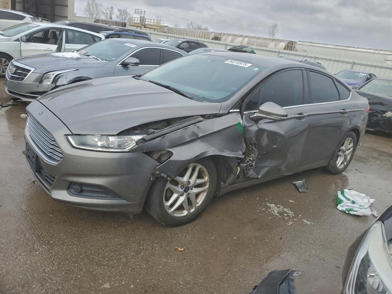 2013 FORD FUSION SE photo 2