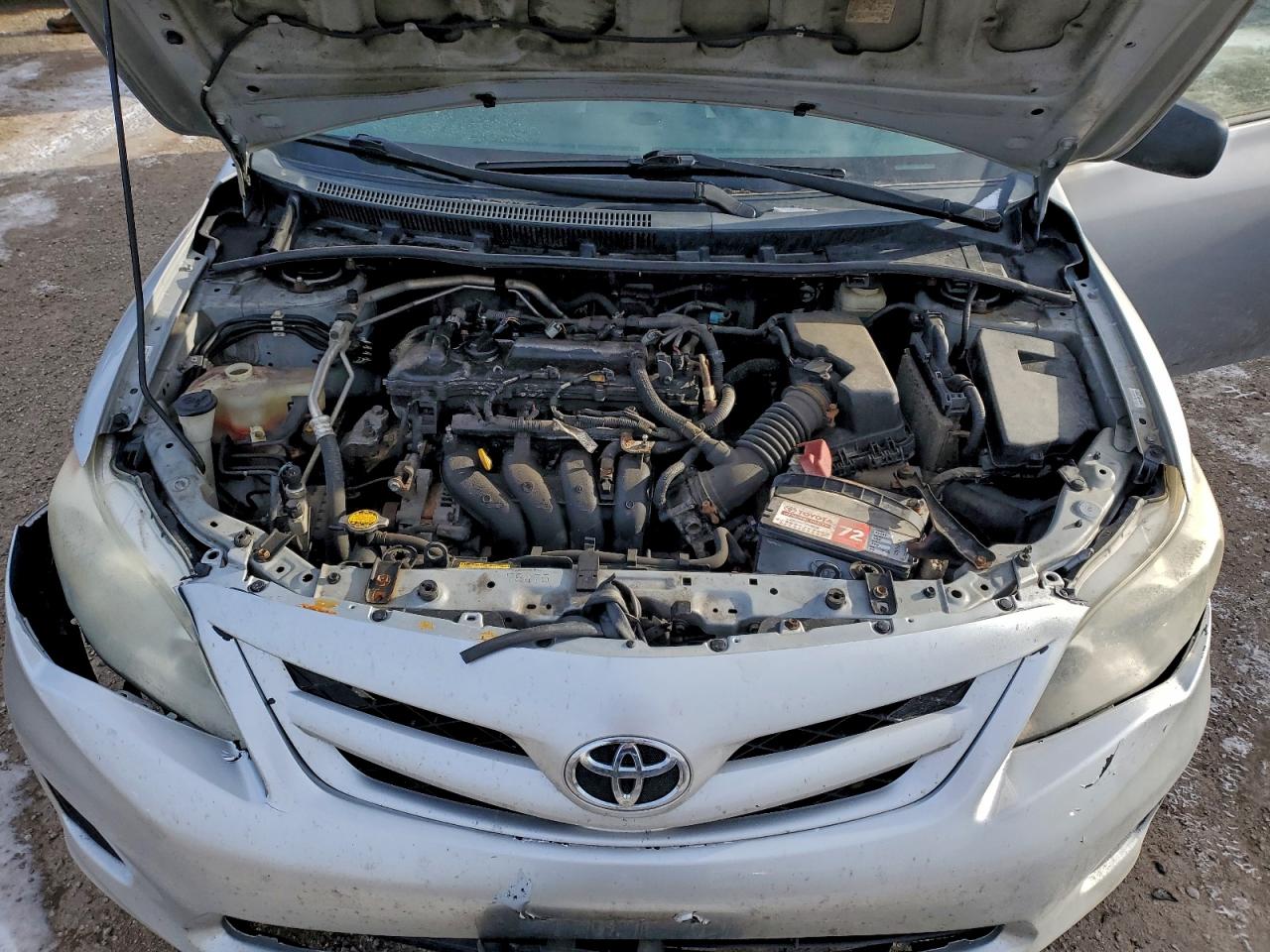 2013 TOYOTA COROLLA photo 11