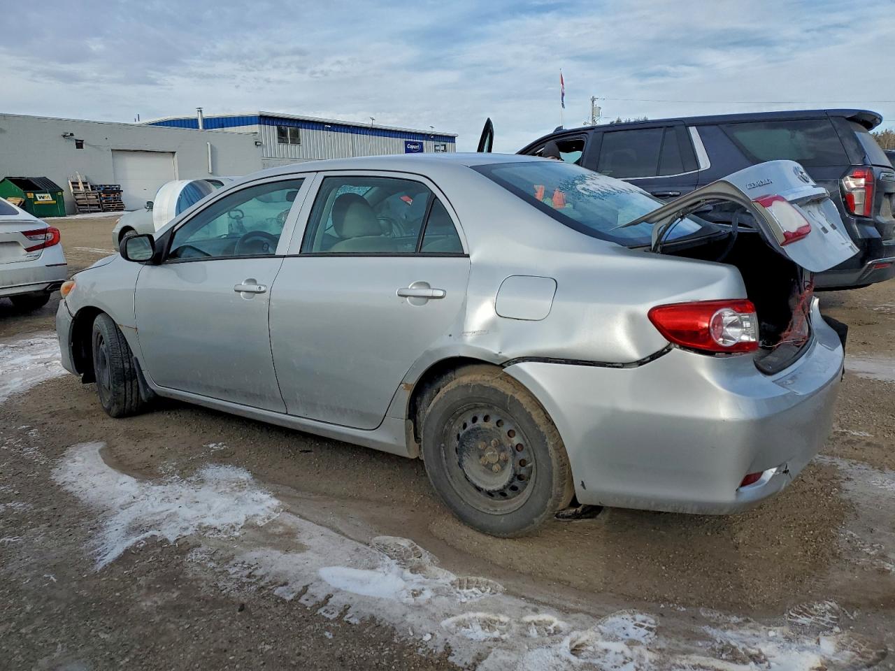 2013 TOYOTA COROLLA photo 2