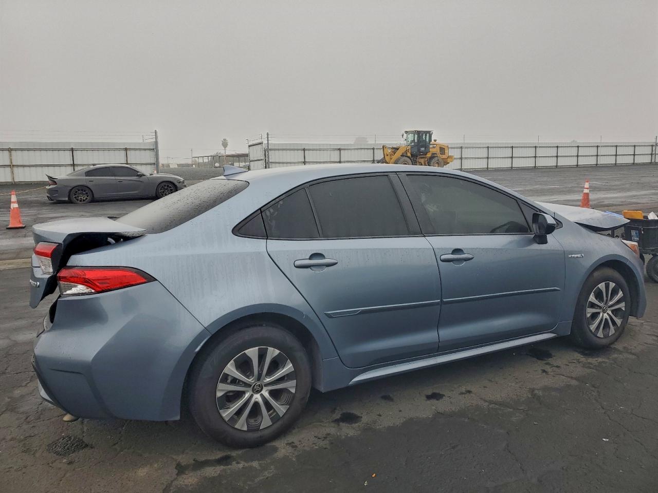 2021 TOYOTA COROLLA LE photo 3