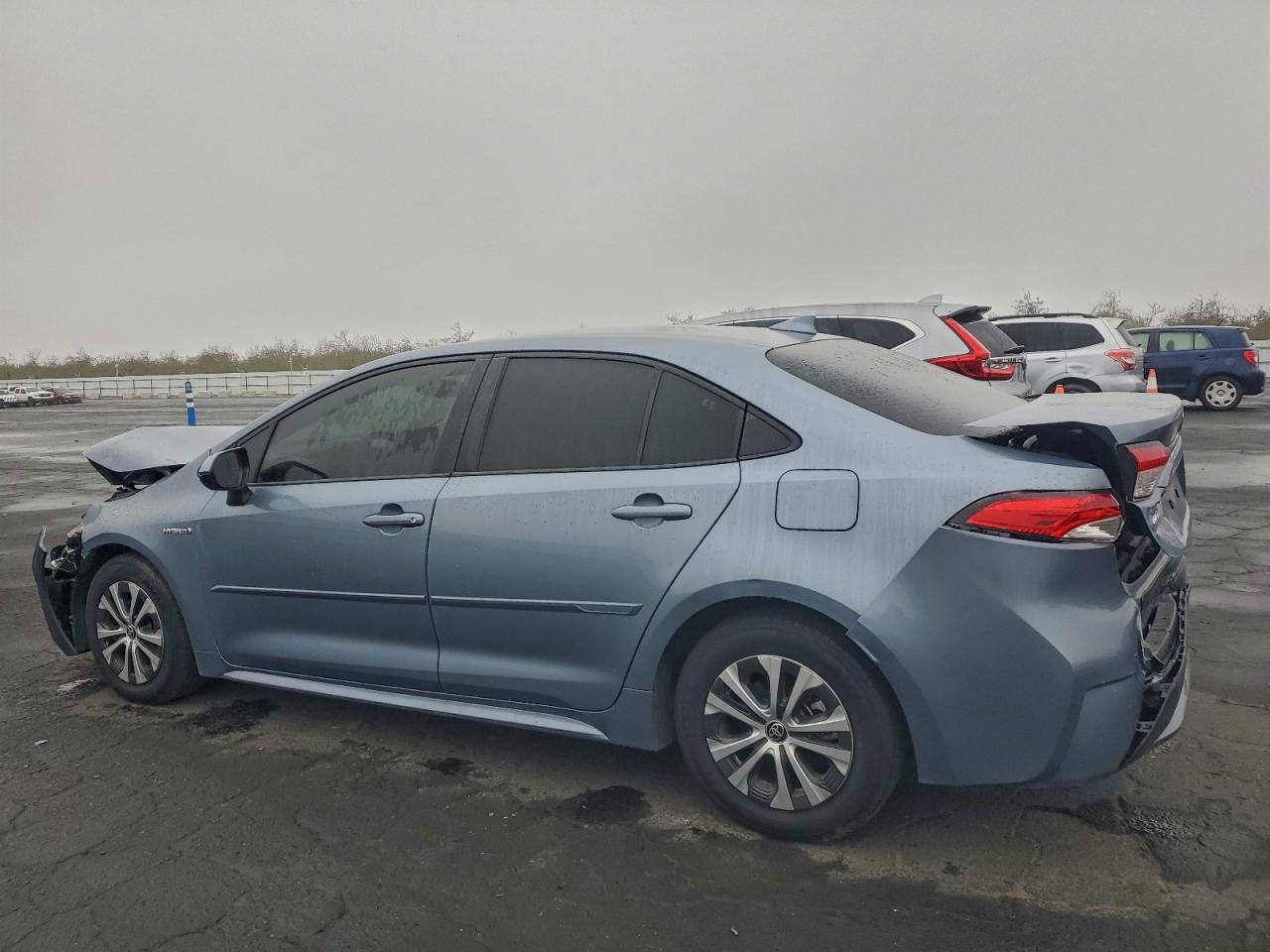 2021 TOYOTA COROLLA LE photo 2
