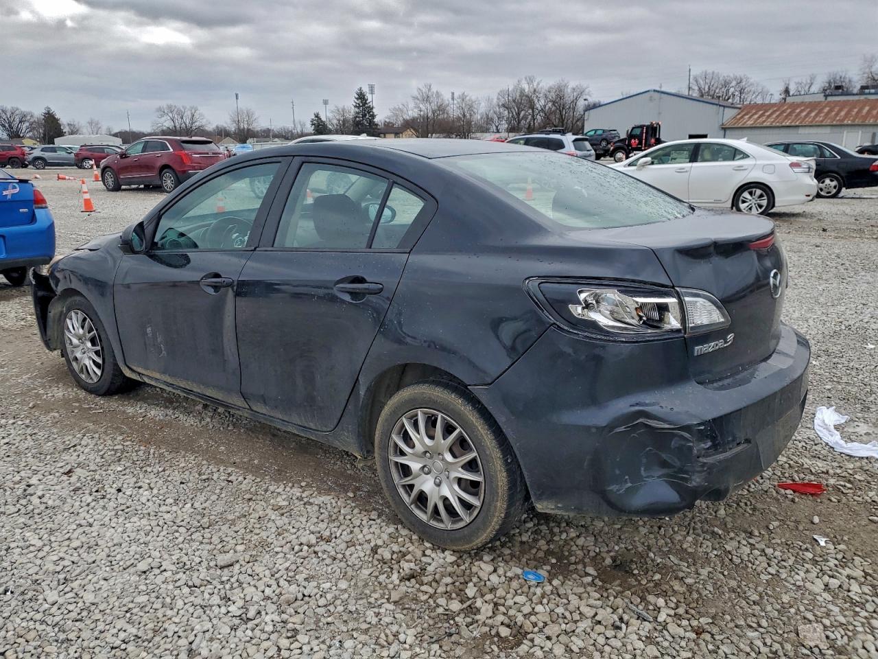 2013 MAZDA 3 photo 2