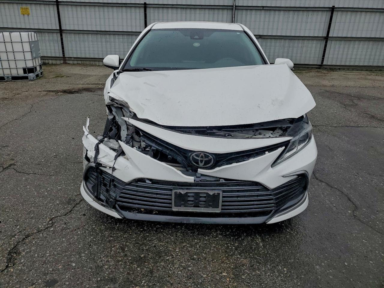 2022 TOYOTA CAMRY LE photo 5
