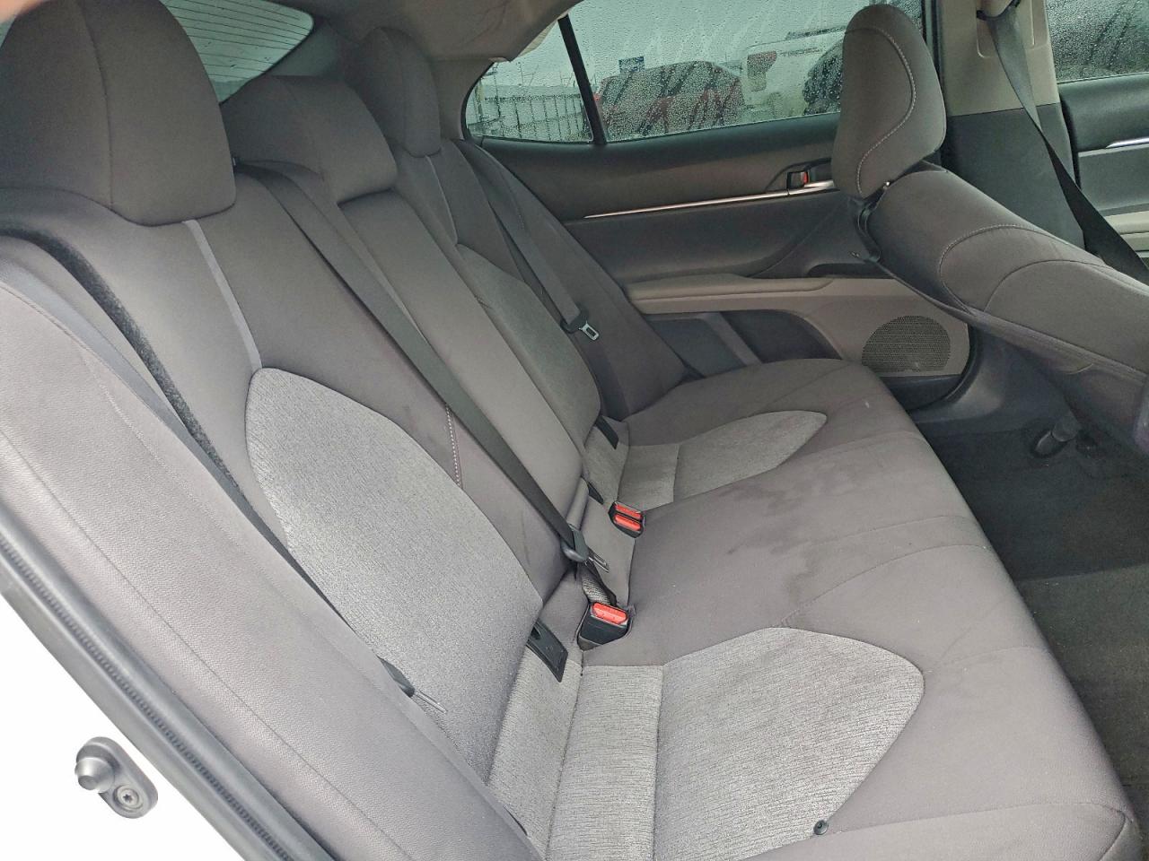 2022 TOYOTA CAMRY LE photo 10