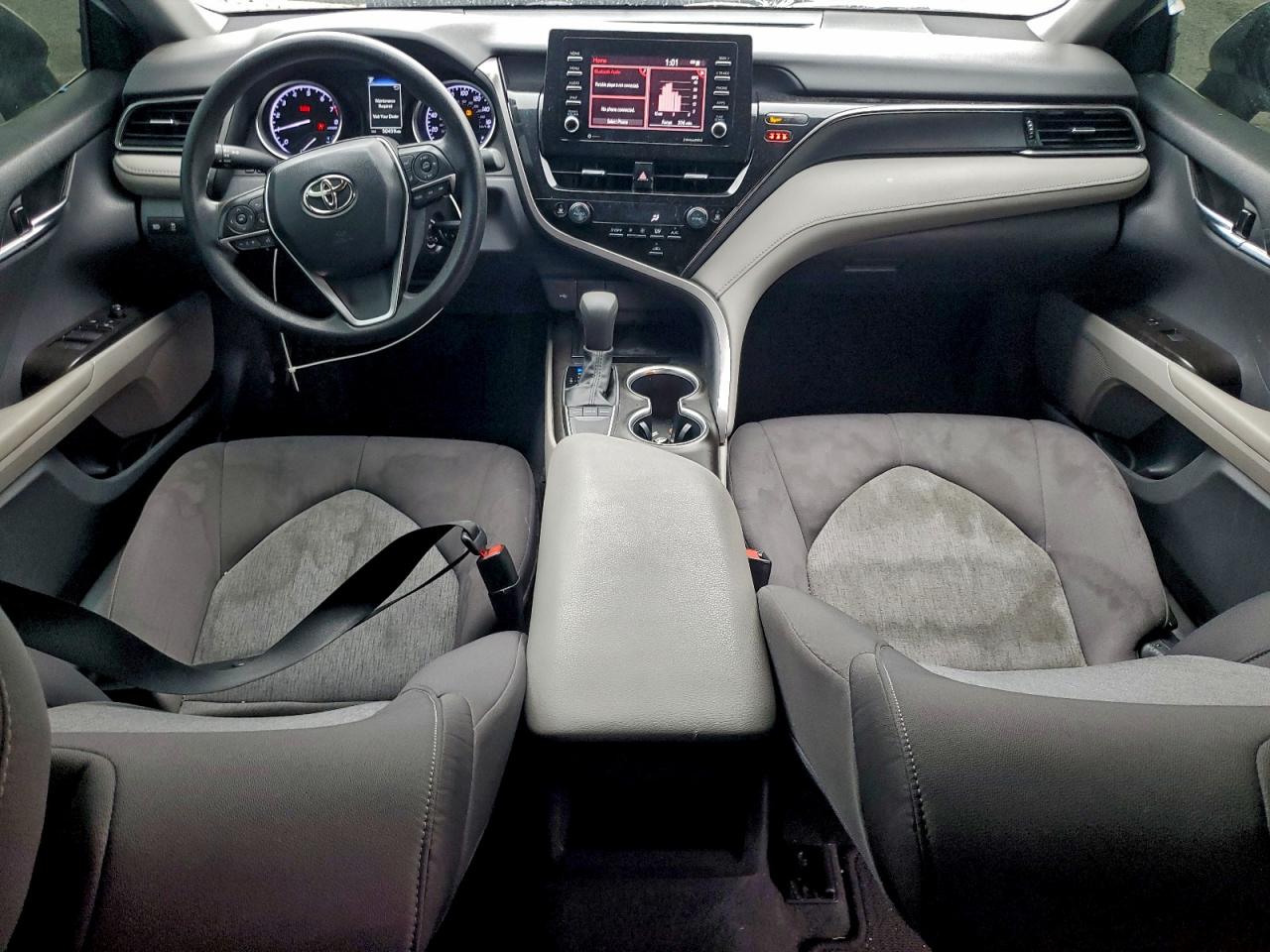 2022 TOYOTA CAMRY LE photo 8