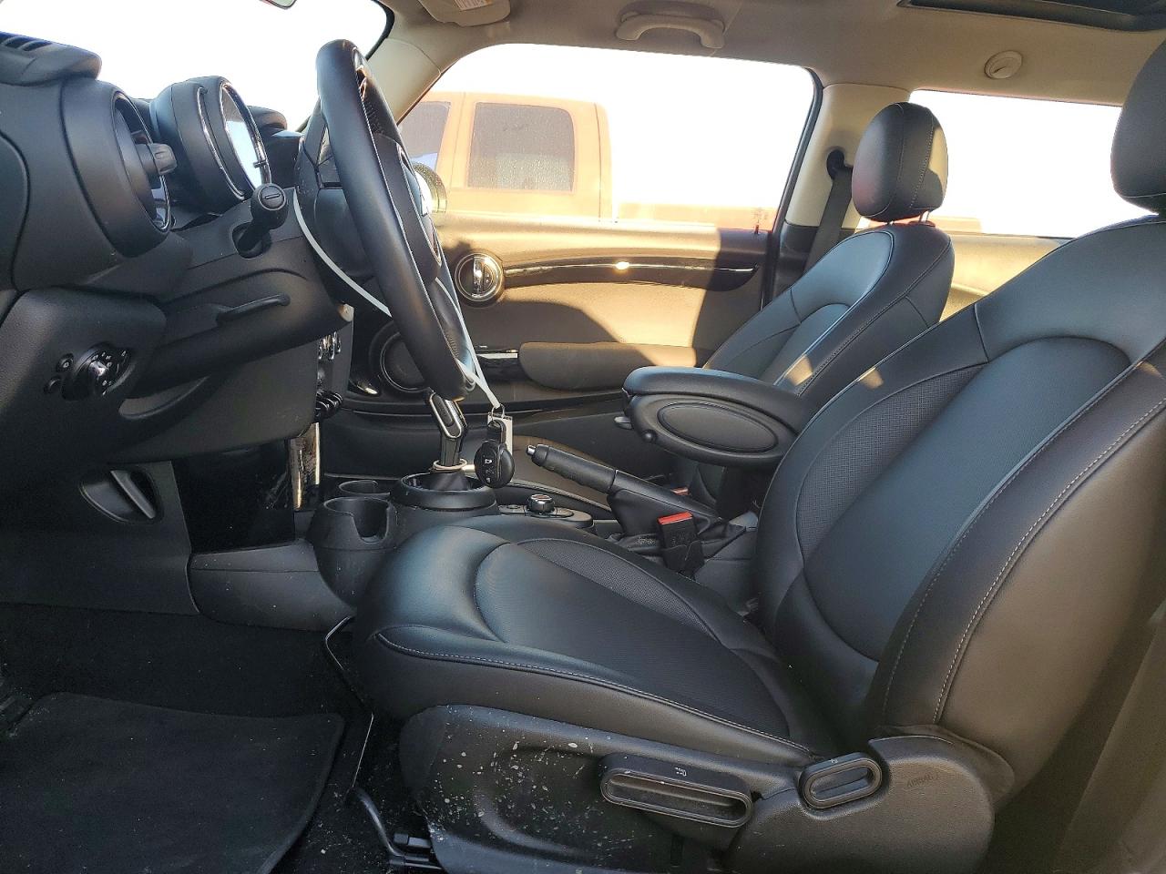 2021 MINI COOPER photo 7