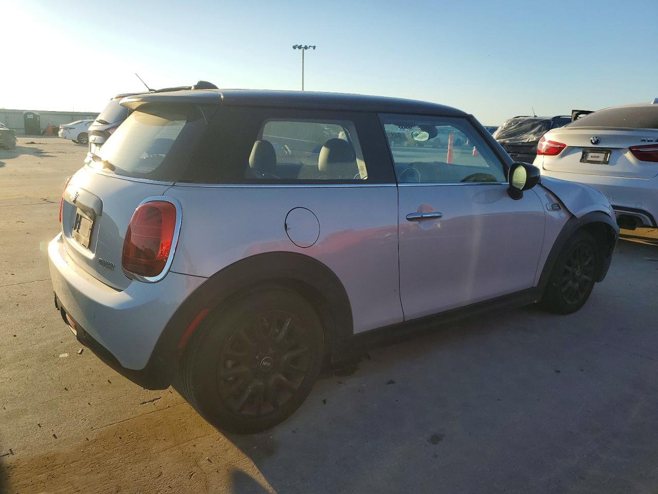 2021 MINI COOPER photo 3