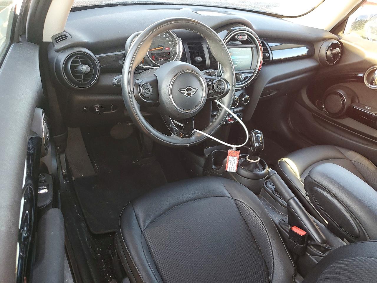 2021 MINI COOPER photo 8