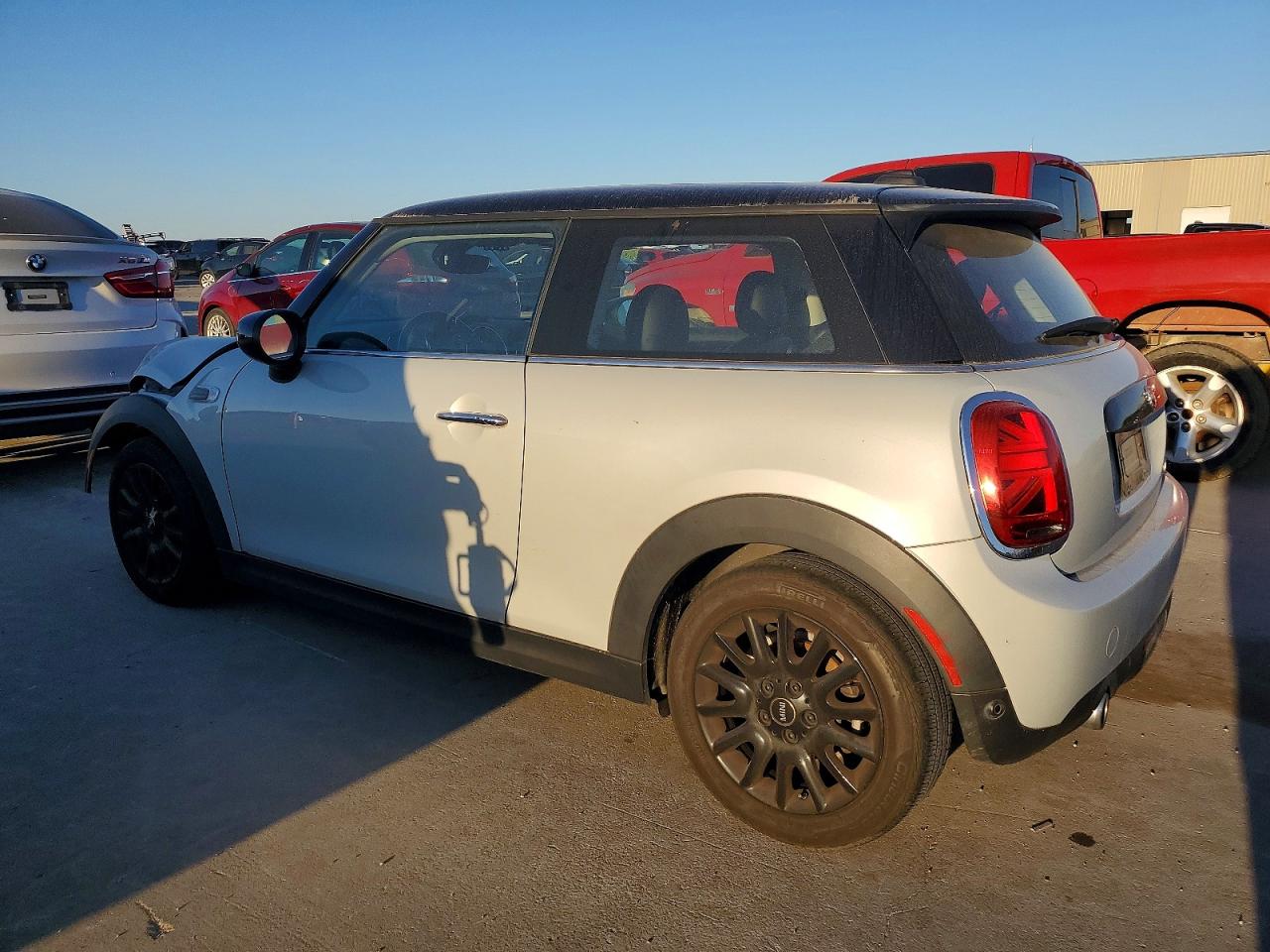 2021 MINI COOPER photo 2