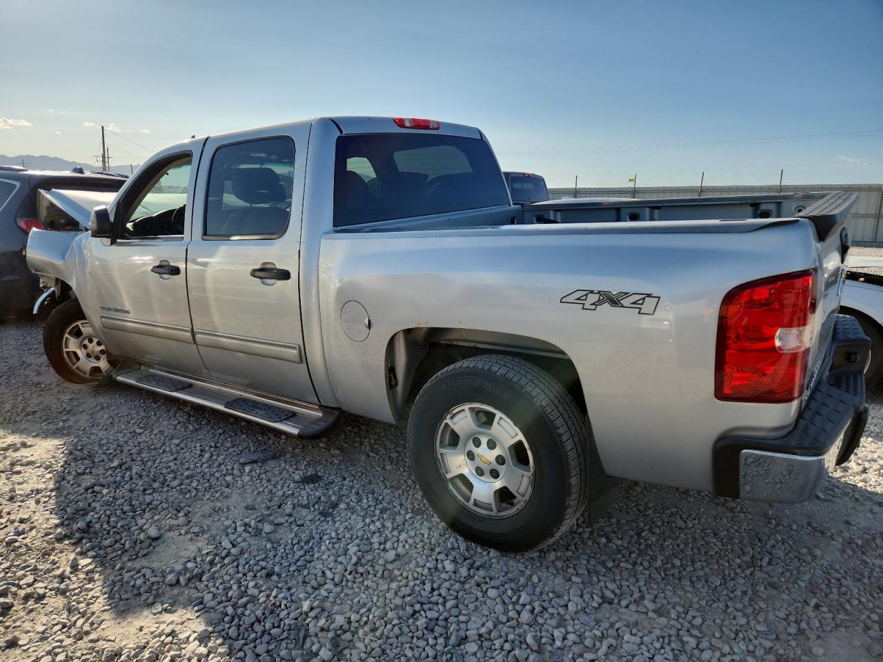 2010 CHEVROLET SILVERADO K1500 LT photo 3