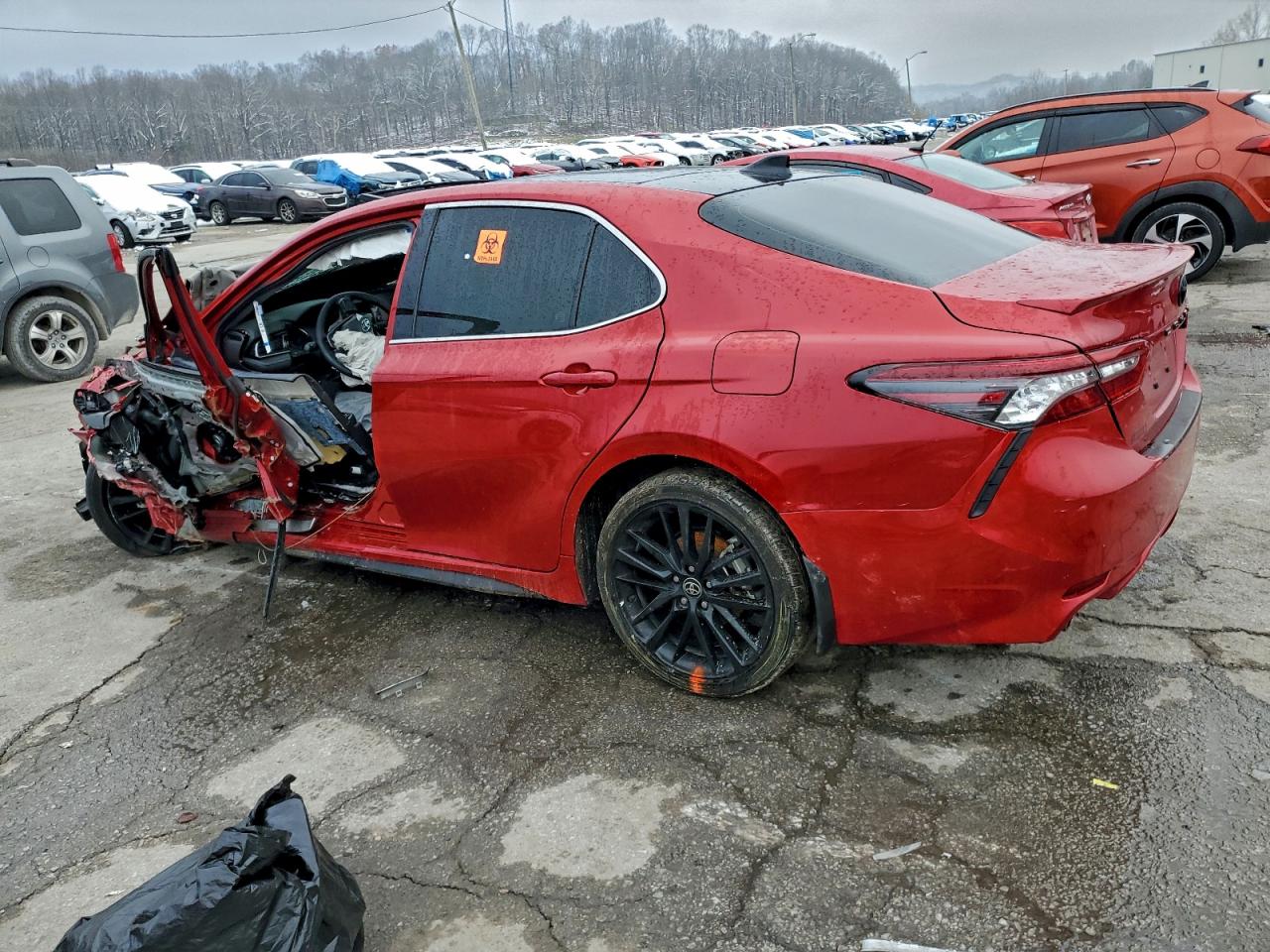 2024 TOYOTA CAMRY photo 3