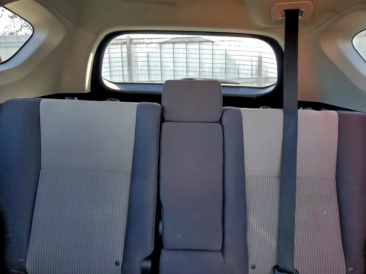 2015 TOYOTA RAV4 XLE photo 10