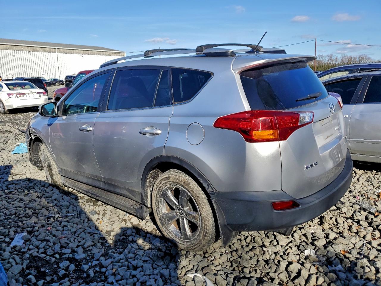 2015 TOYOTA RAV4 XLE photo 2