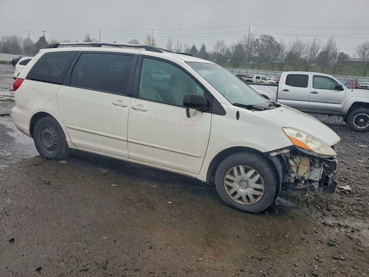 2007 TOYOTA SIENNA photo 10