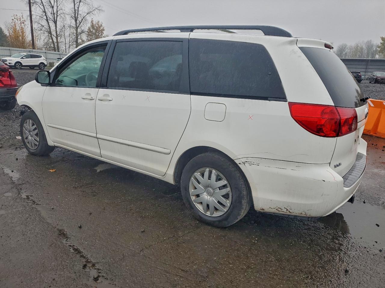 2007 TOYOTA SIENNA photo 4