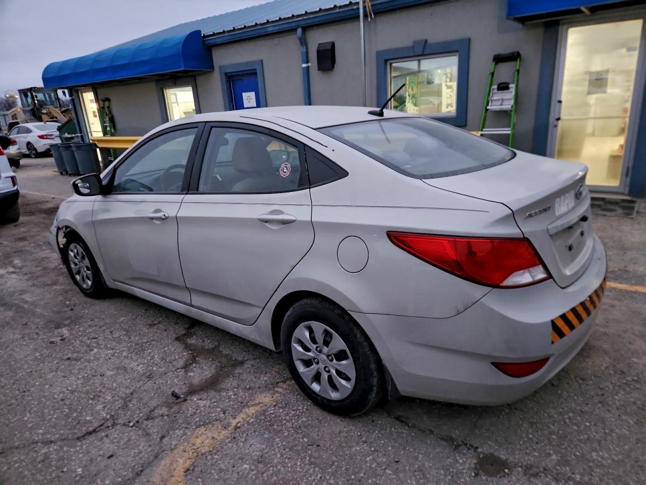 2016 HYUNDAI ACCENT SE photo 3