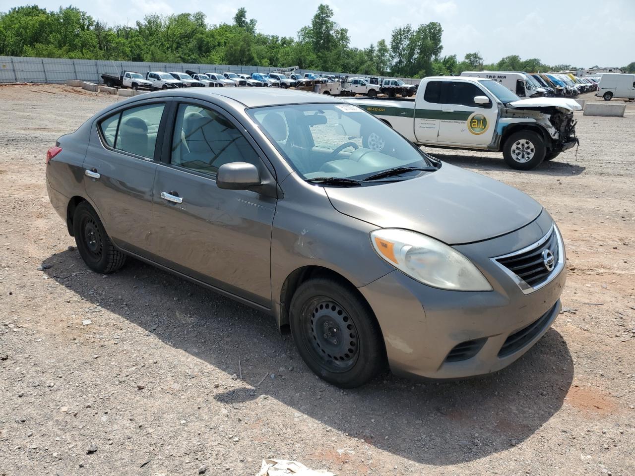 2012 NISSAN VERSA S photo 10