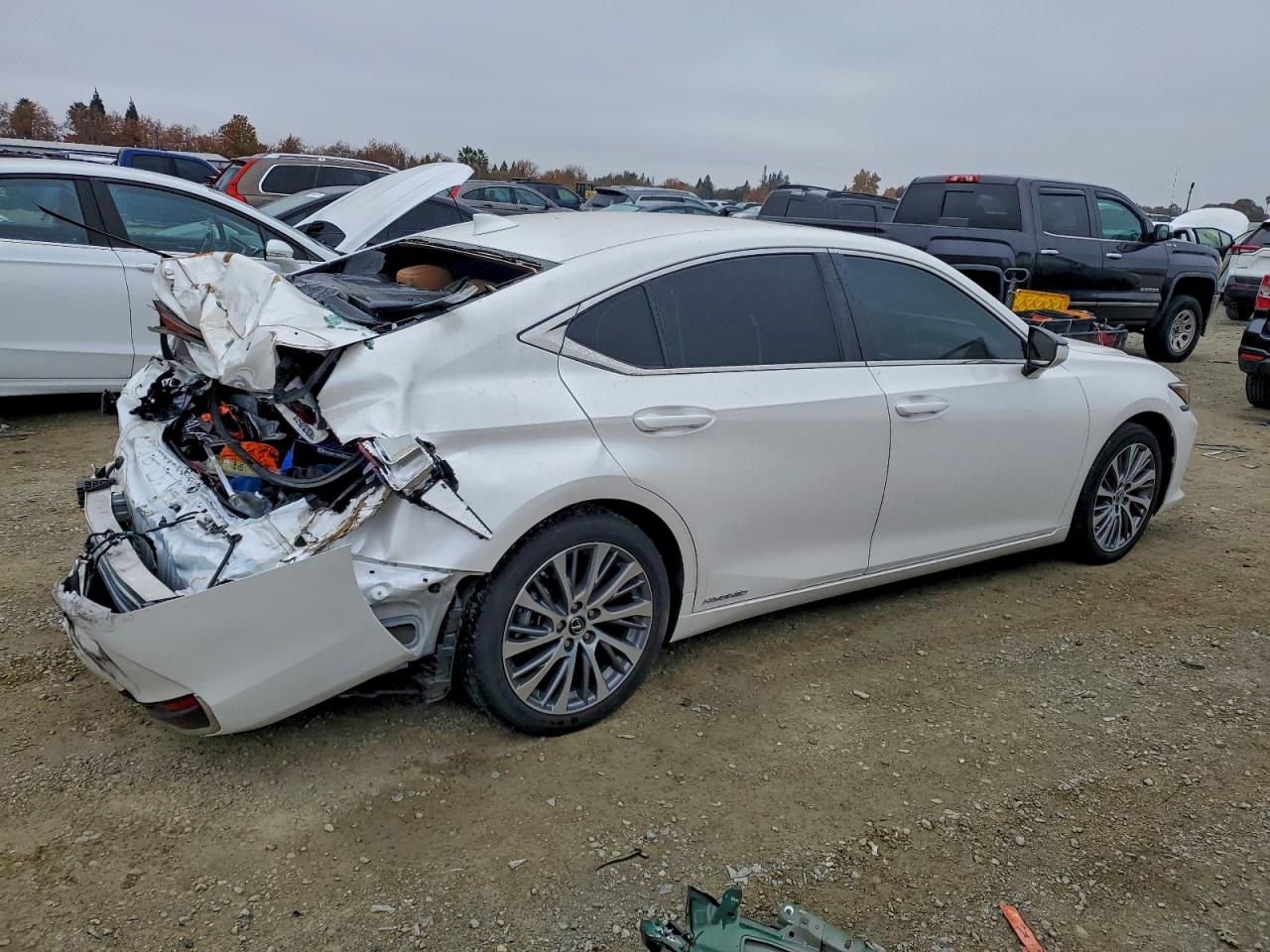 2021 LEXUS ES 300H photo 3