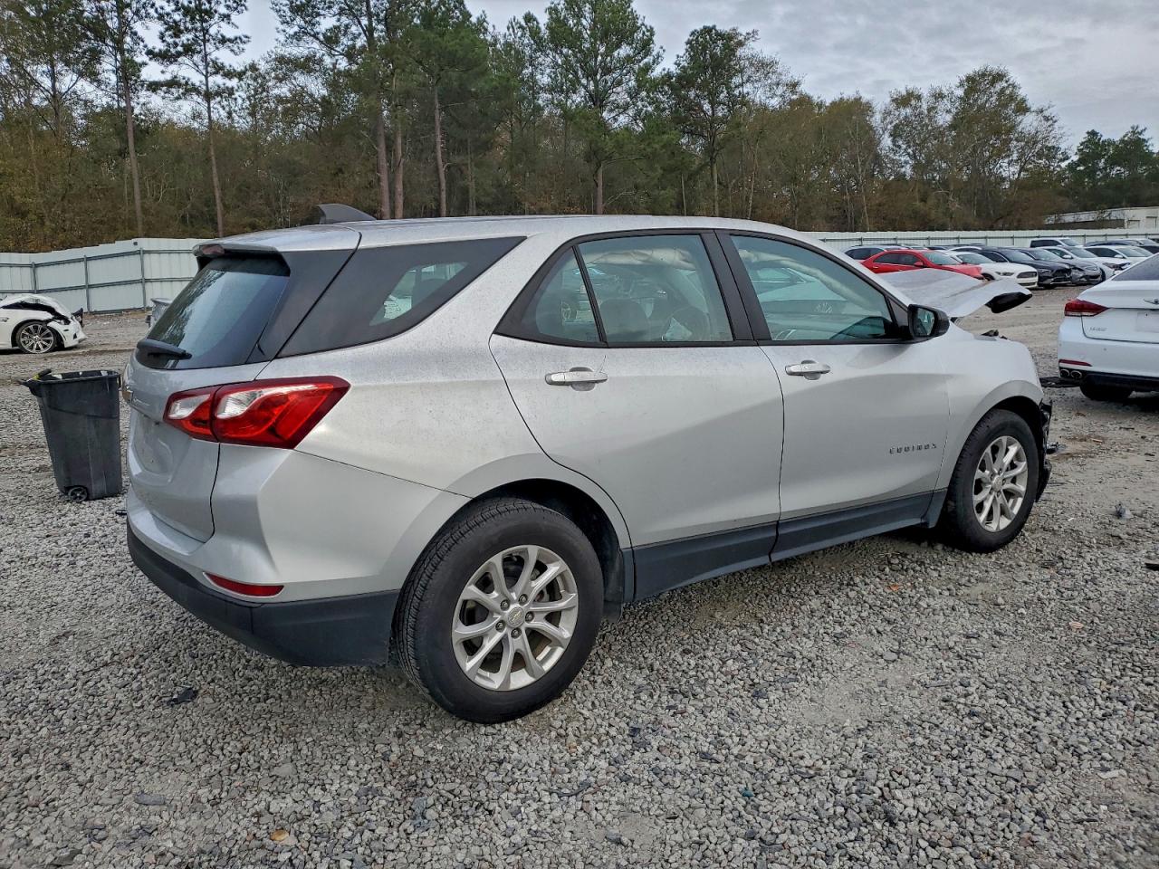 2021 CHEVROLET EQUINOX LS photo 3
