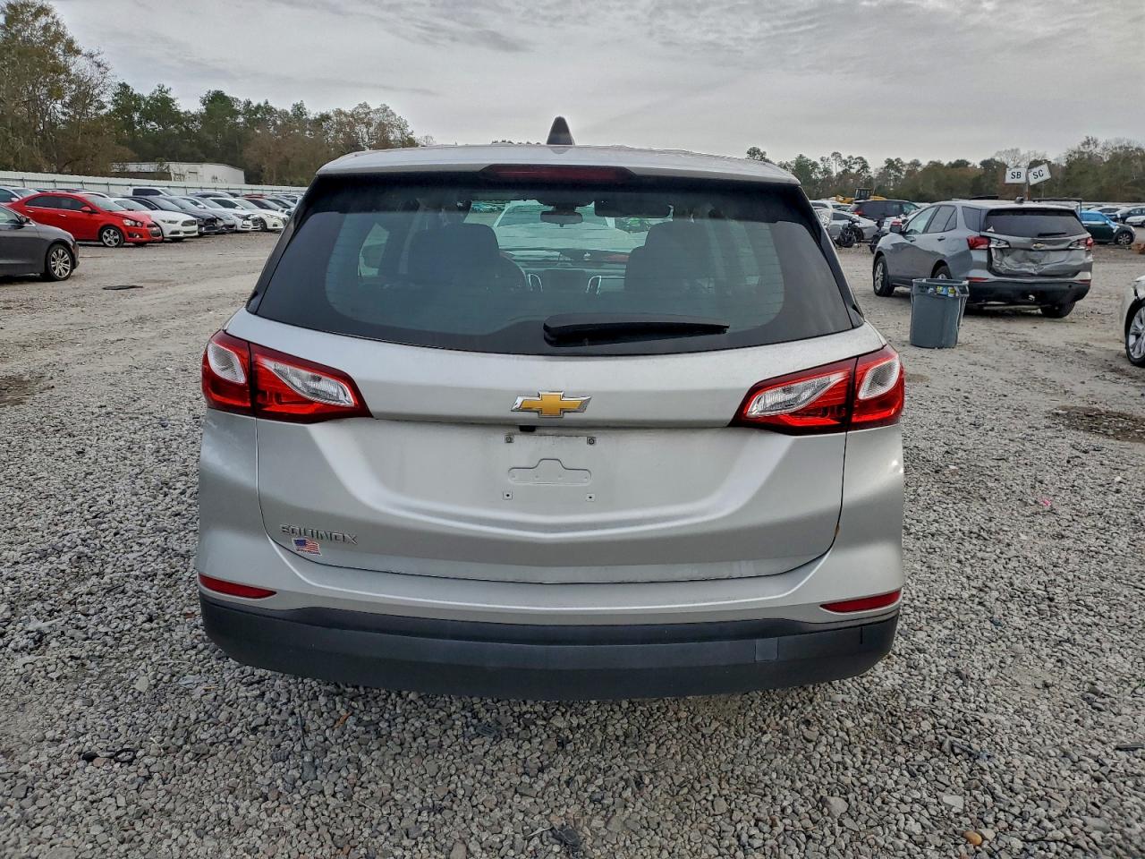 2021 CHEVROLET EQUINOX LS photo 6