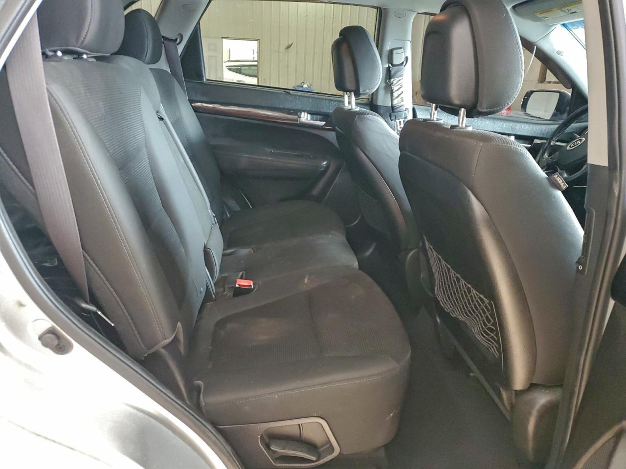 2015 KIA SORENTO LX photo 31