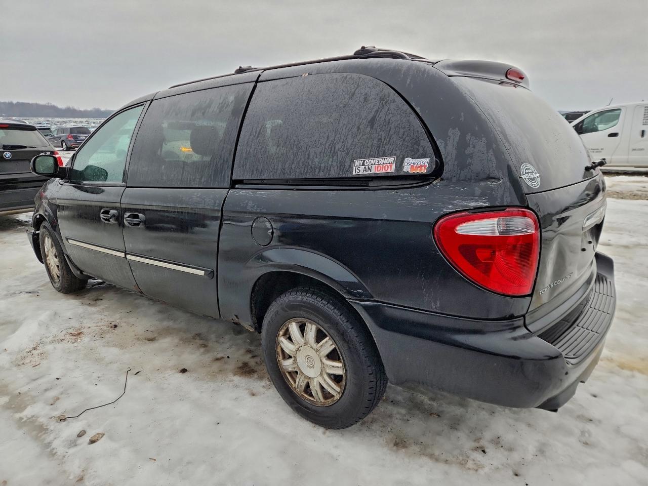 2006 CHRYSLER TOWN & COUNTRY TOURING photo 3