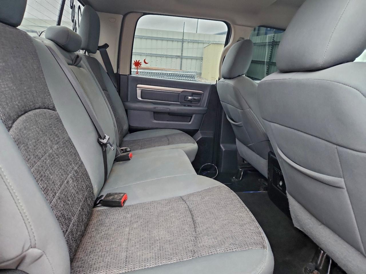 2015 RAM 1500 SLT photo 19