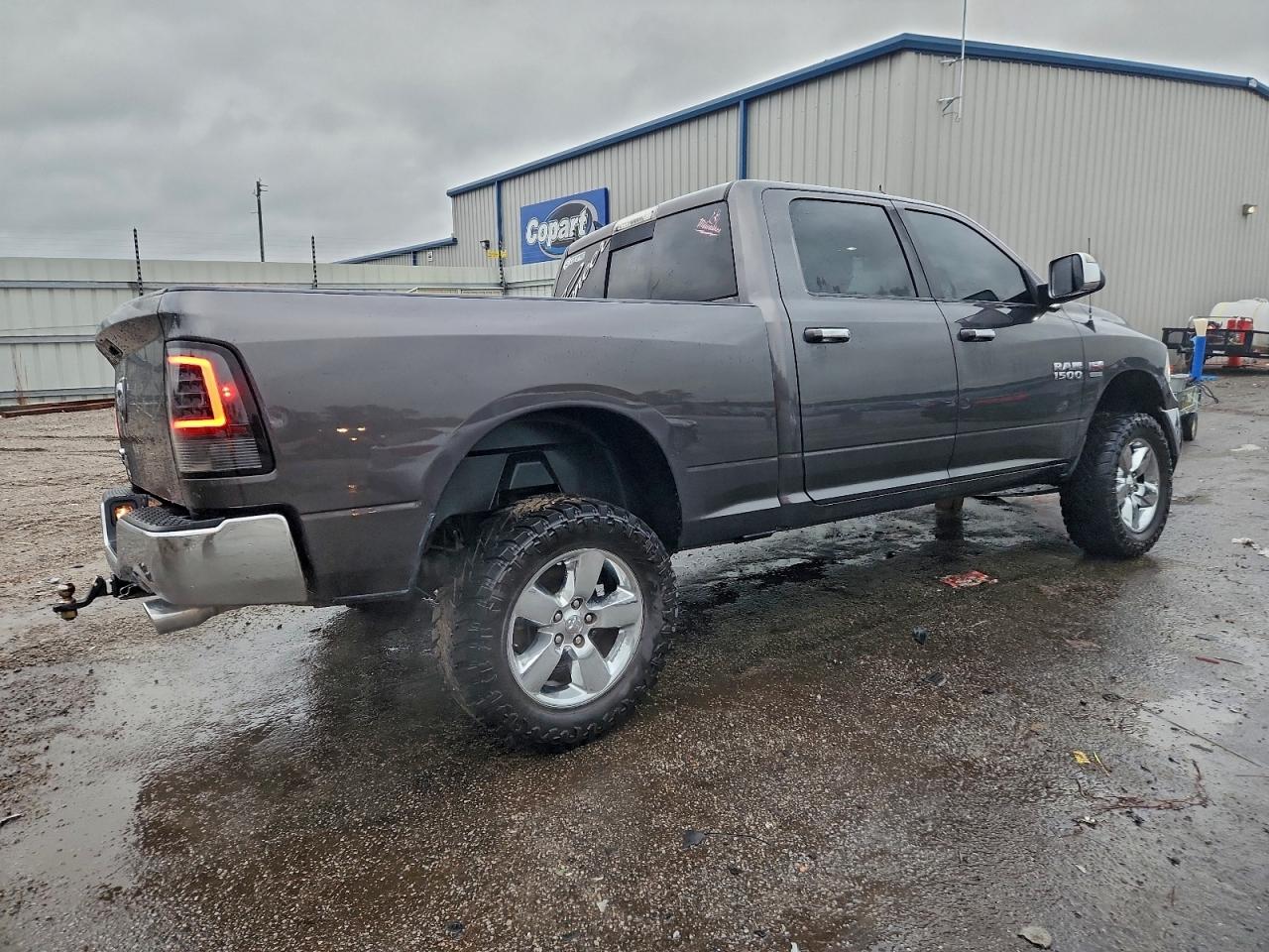 2015 RAM 1500 SLT photo 5