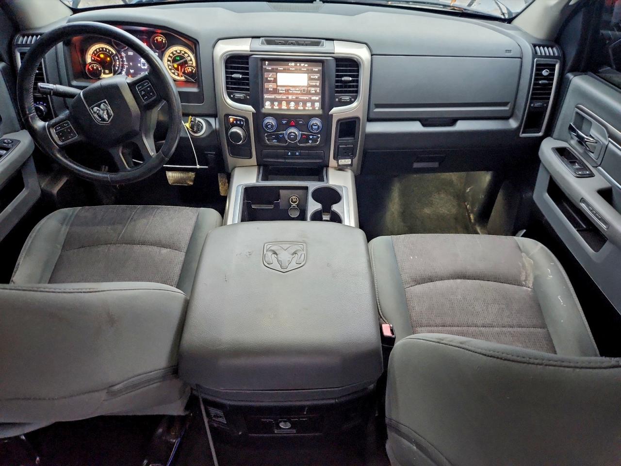 2015 RAM 1500 SLT photo 15
