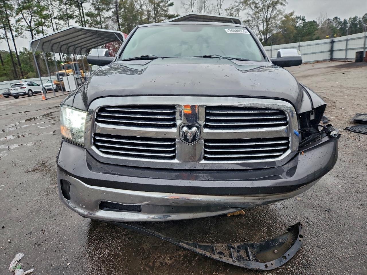 2015 RAM 1500 SLT photo 9
