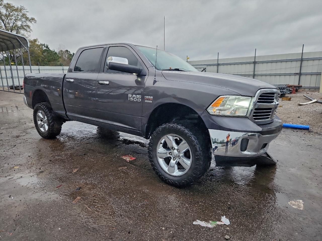 2015 RAM 1500 SLT photo 7