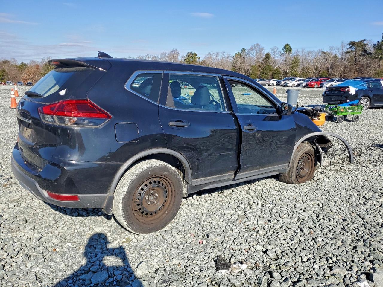 2017 NISSAN ROGUE S photo 5