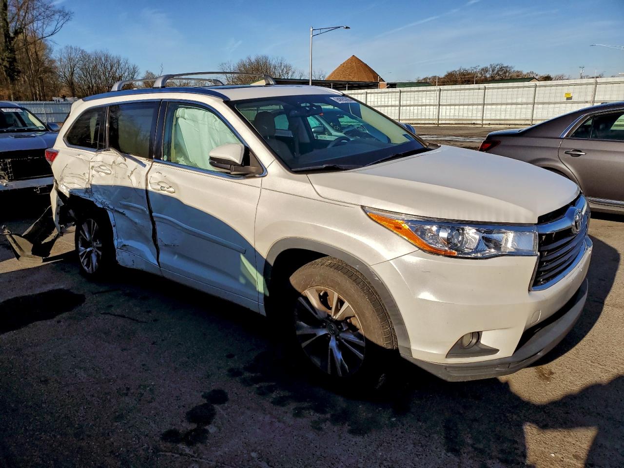 2014 TOYOTA HIGHLANDER XLE photo 7