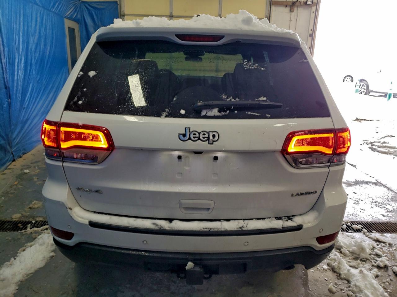 2020 JEEP GRAND CHEROKEE LAREDO photo 11