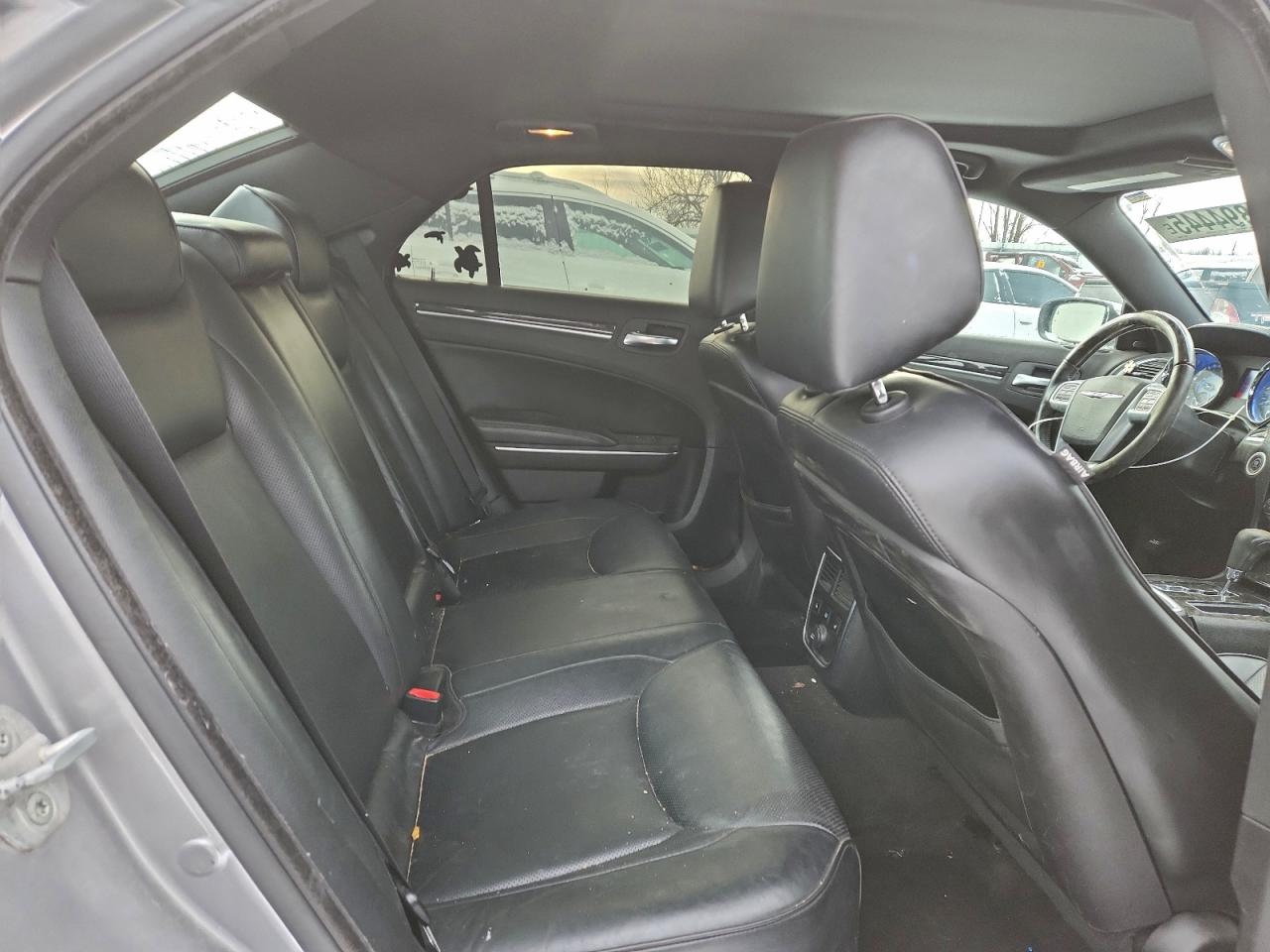 2011 CHRYSLER 300C photo 28