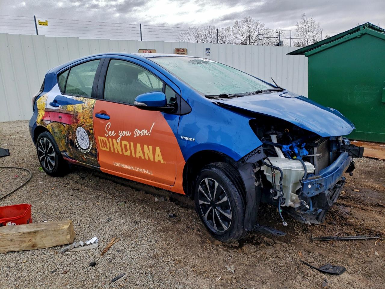 2015 TOYOTA PRIUS C TWO photo 4